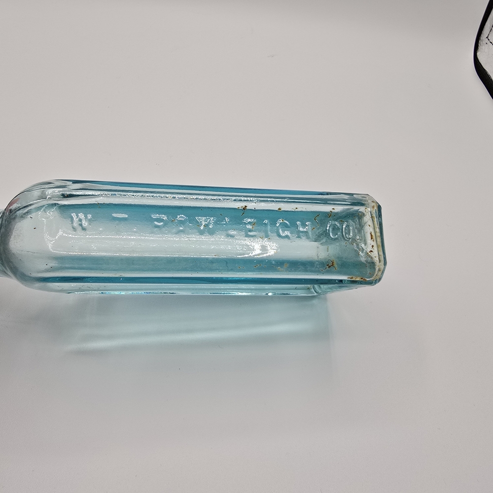 Vintage W.T. Rawleigh Co. Aqua Glass Bottle 6.25” Freeport Ill. Embossed - Picture 6 of 16